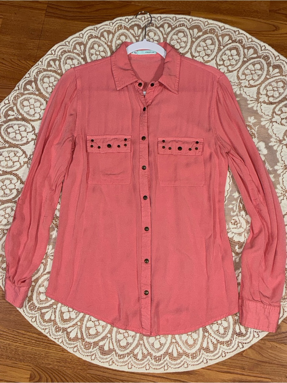 Maunces Women’s Coral Button-Front Long-Sleeve Shirt